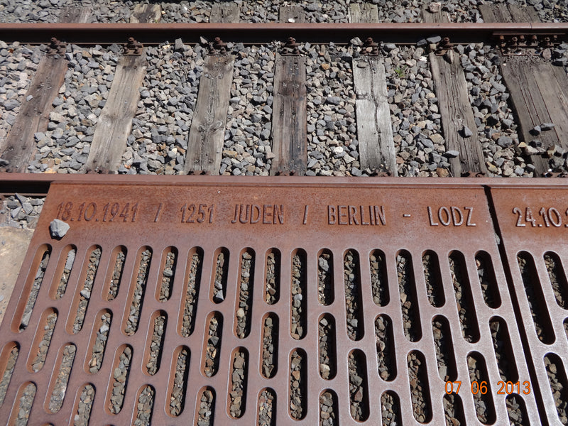 Berlin-Track 17. All aboard. Now.