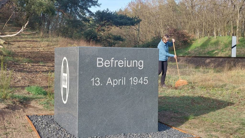 DAY 2. April 12, 2022. Finding the actual location f the 'Moment of Liberation' photograph.